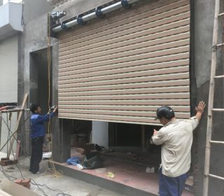 Cách tự kiểm tra cửa cuốn bị hư tại nhà trước khi gọi thợ