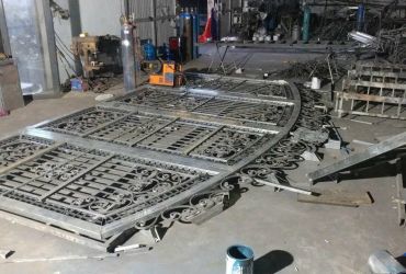 Quy trình sửa cửa sắt chuyên nghiệp – Điều bạn cần biết