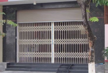 So Sánh Cửa Kéo Truyền Thống và Cửa Kéo Tự Động