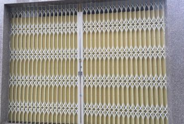 Tại sao cửa kéo bị kẹt và cách xử lý hiệu quả