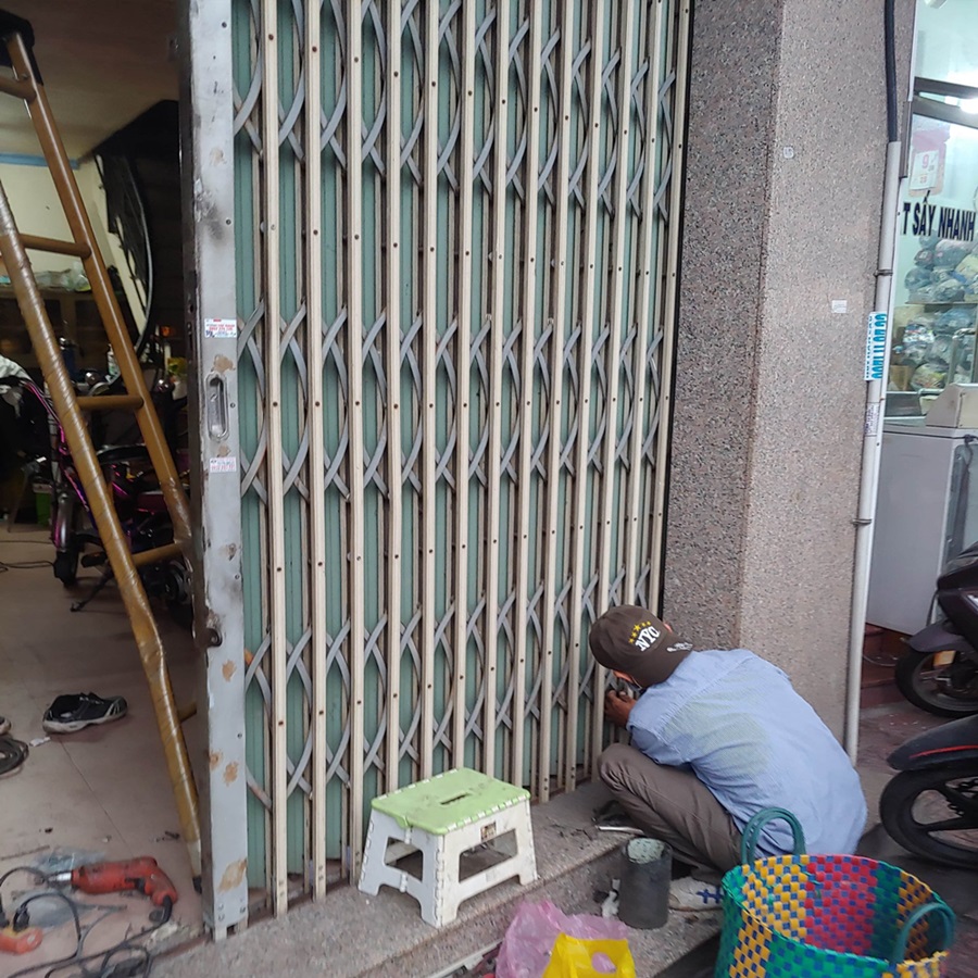 các dấu hiệu nhận biết cửa sắt bị hỏng