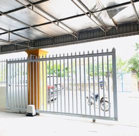 Cửa cổng sắt lùa treo