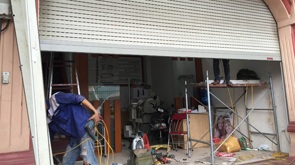 sửa linh kiện cửa cuốn